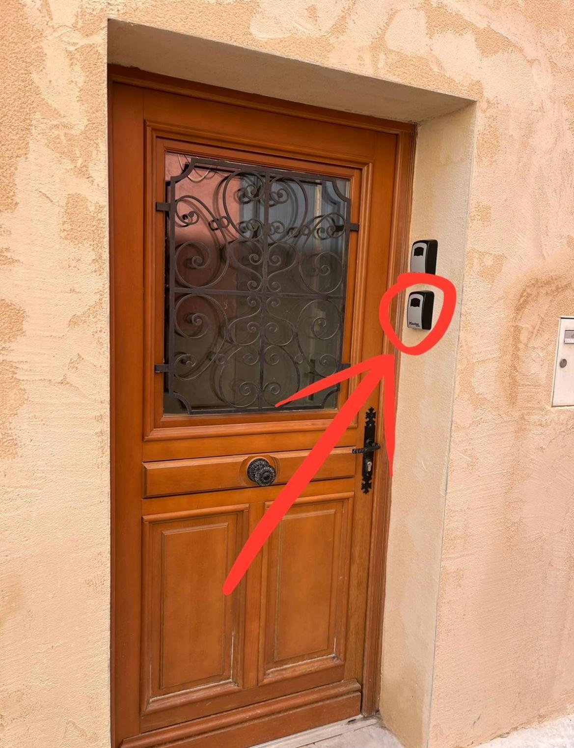 Entre Tendance Et Authenticite - La Voute Nimes Ngoại thất bức ảnh